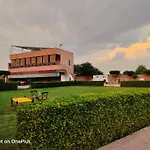Apple Resort & Restaurant