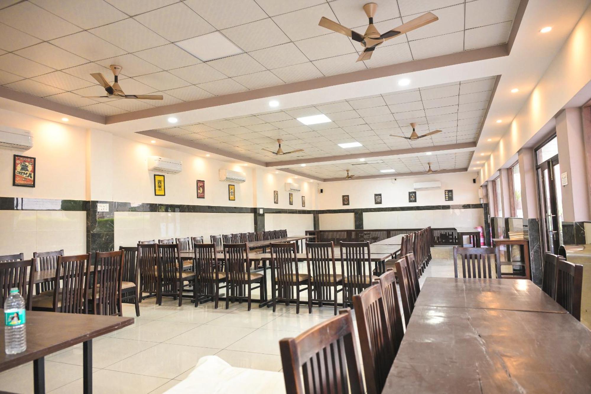 Resort Apple & Restaurant Jodhpur (Rajasthan)